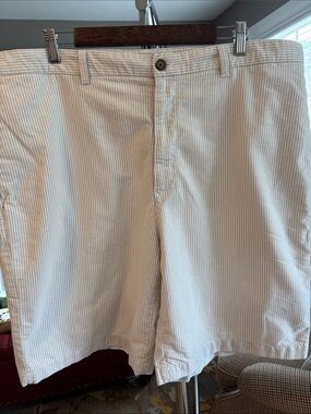 Izod Men's Tan and White Striped Shorts